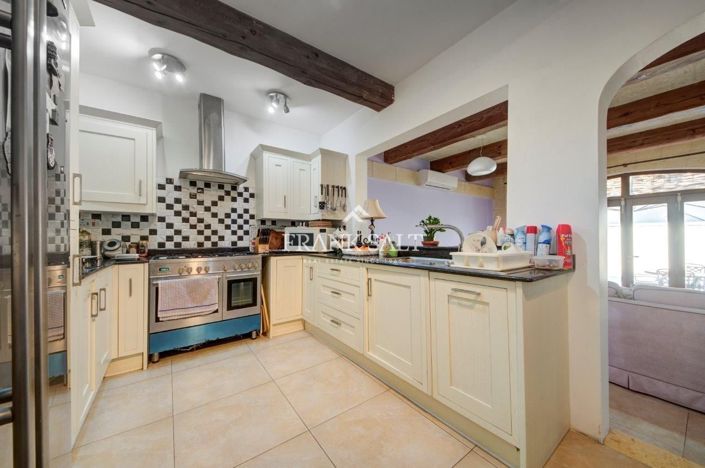 Image No.7-4 Bed House for sale