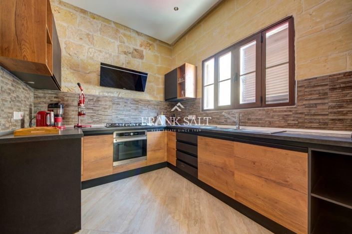 Image No.5-2 Bed House for sale