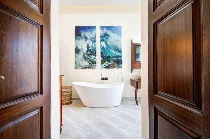 Image No.10-2 Bed House for sale