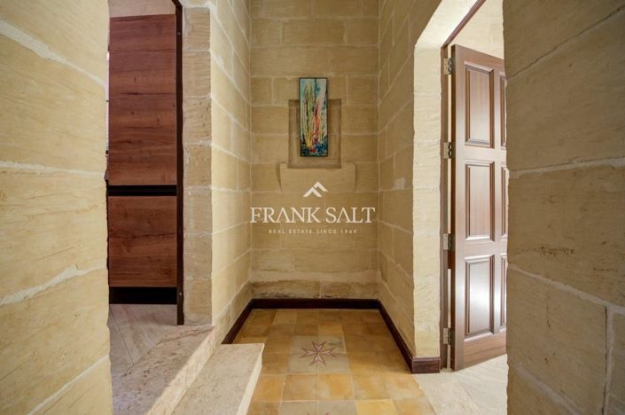 Image No.4-2 Bed House for sale