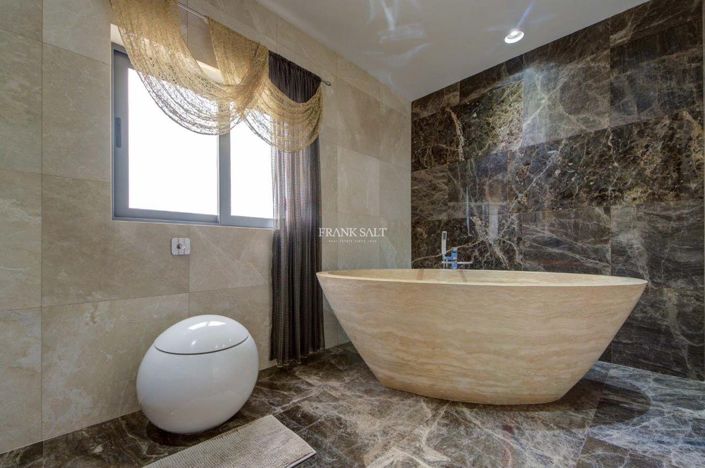 Image No.10-3 Bed Property for sale