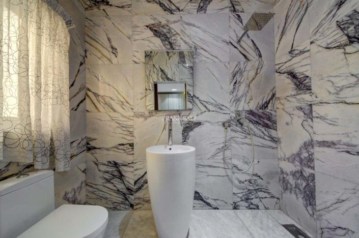 Image No.19-3 Bed Property for sale