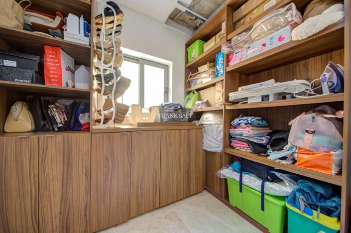 Image No.21-3 Bed Property for sale