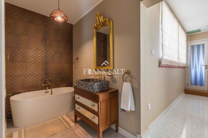 Image No.20-5 Bed Penthouse for sale