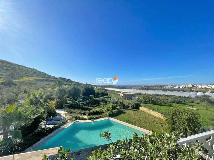 Image No.2-Ferme de 3 chambres à vendre à Mgarr