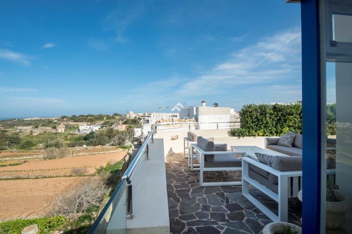 Image No.3-3 Bed Farmhouse for sale