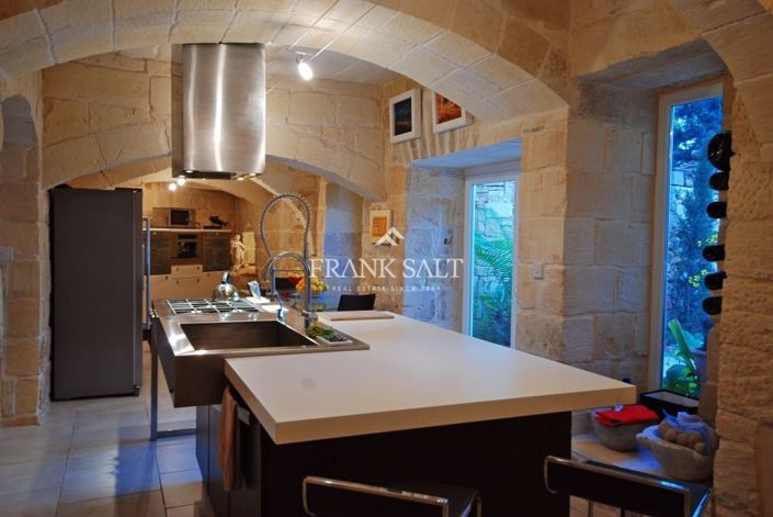 Image No.12-5 Bed Farmhouse for sale