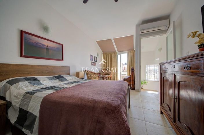 Image No.121-5 Bed Farmhouse for sale