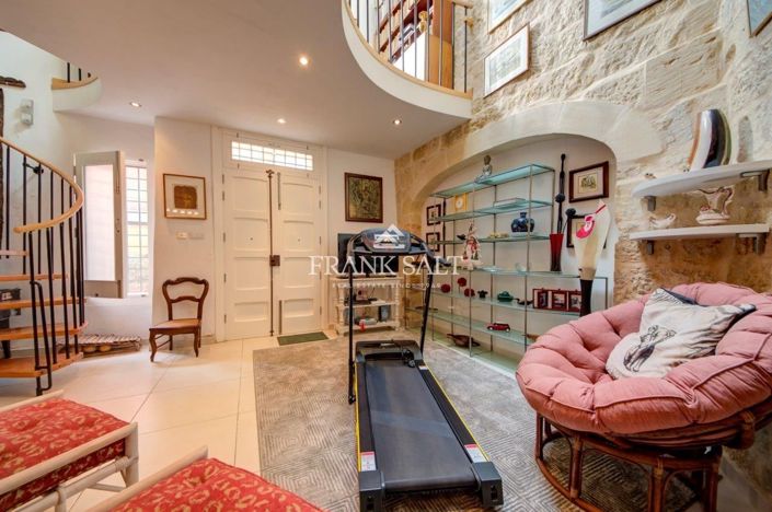 Image No.131-5 Bed Farmhouse for sale