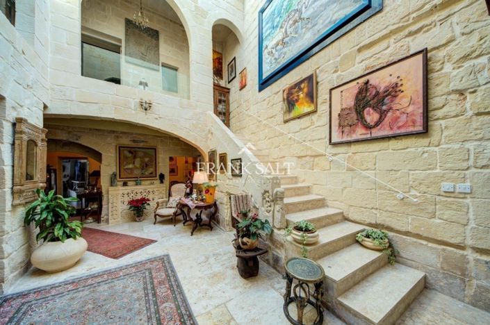 Image No.132-5 Bed Farmhouse for sale