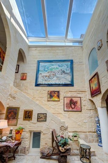 Image No.134-5 Bed Farmhouse for sale