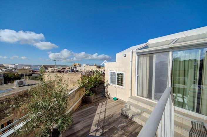 Image No.144-5 Bed Farmhouse for sale