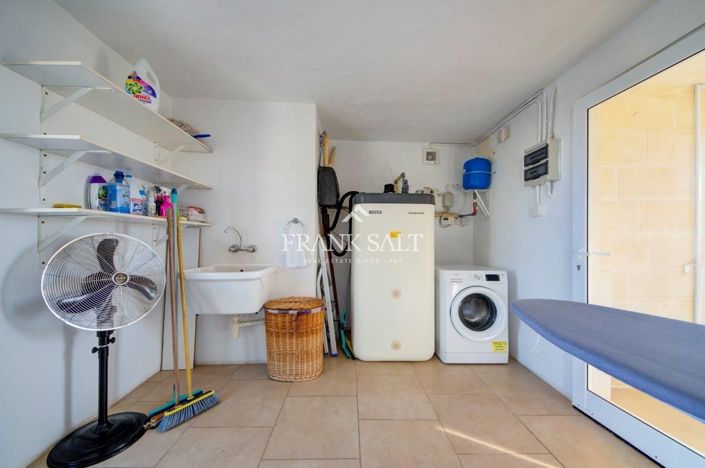 Image No.146-5 Bed Farmhouse for sale