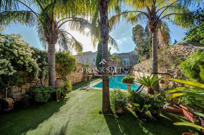 Image No.16-5 Bed Farmhouse for sale