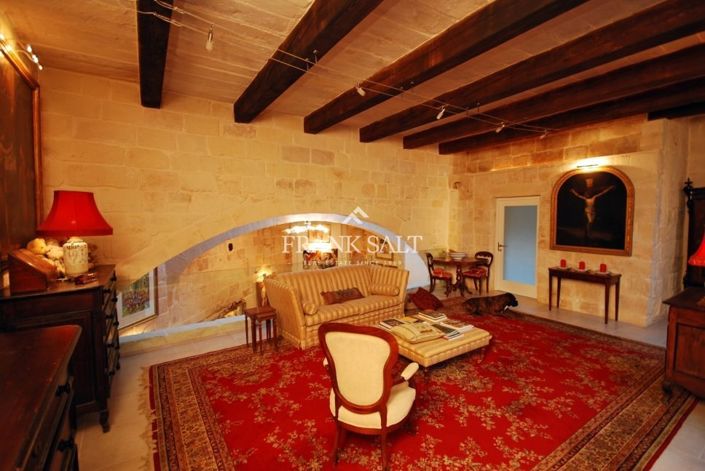 Image No.18-5 Bed Farmhouse for sale