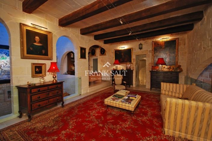 Image No.25-5 Bed Farmhouse for sale