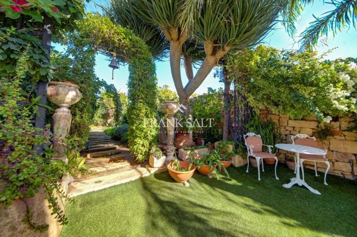 Image No.26-5 Bed Farmhouse for sale