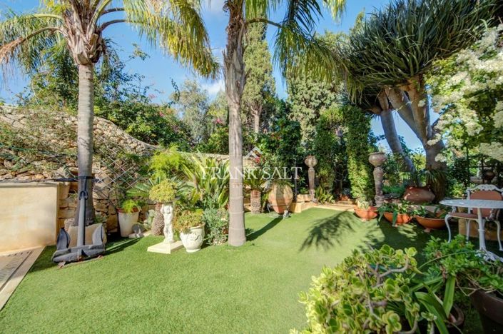 Image No.27-5 Bed Farmhouse for sale