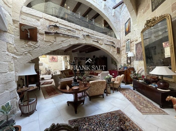 Image No.30-5 Bed Farmhouse for sale