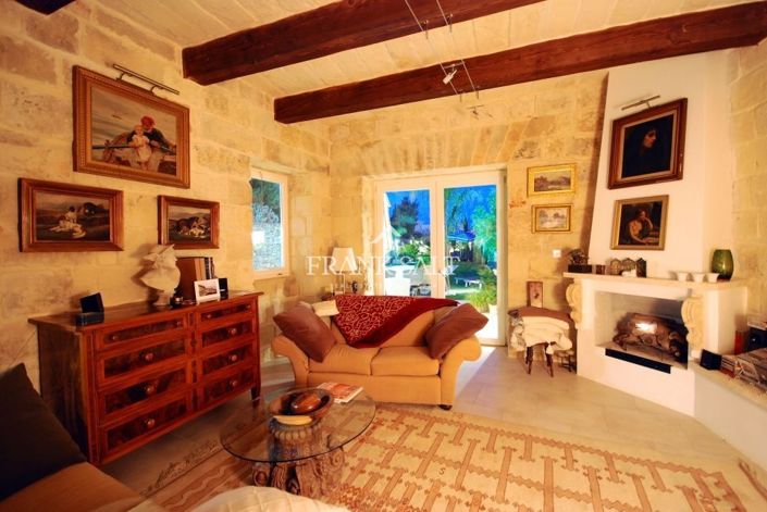 Image No.53-5 Bed Farmhouse for sale