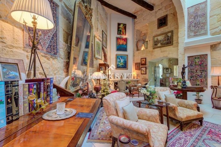 Image No.55-5 Bed Farmhouse for sale