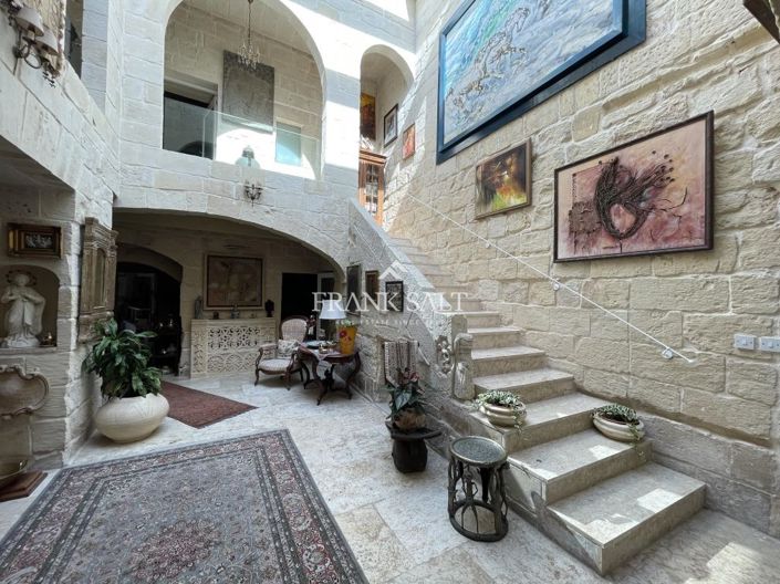 Image No.56-5 Bed Farmhouse for sale