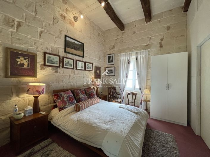 Image No.62-5 Bed Farmhouse for sale