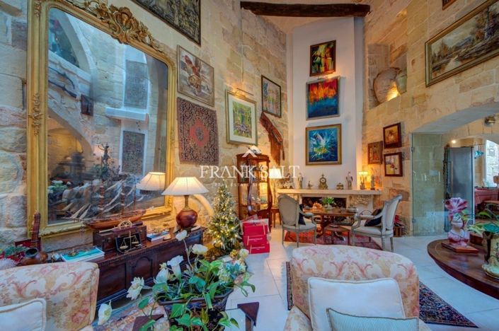 Image No.64-5 Bed Farmhouse for sale