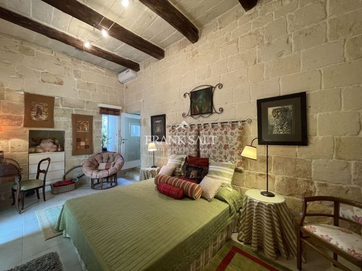 Image No.68-5 Bed Farmhouse for sale