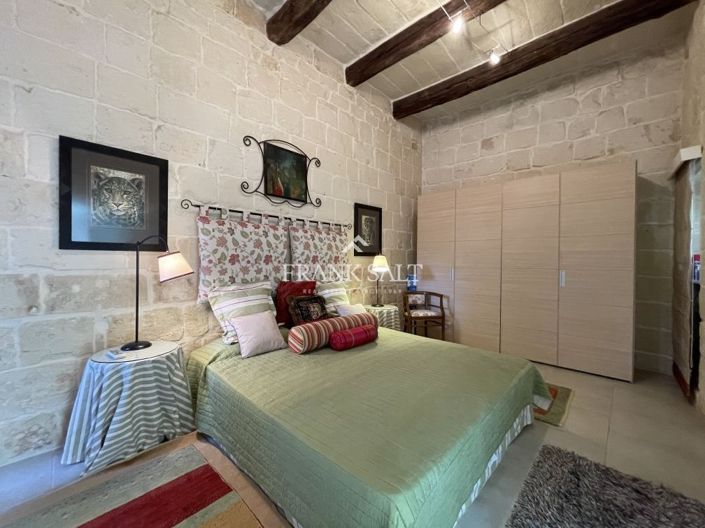 Image No.73-5 Bed Farmhouse for sale