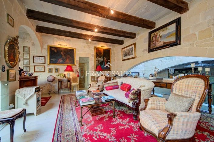 Image No.76-5 Bed Farmhouse for sale