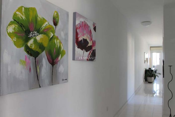 Image No.11-1 Bed Property for sale