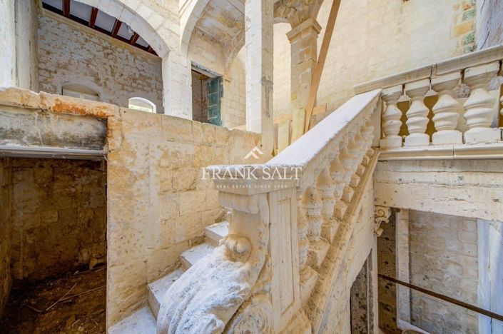 Image No.19-6 Bed Townhouse for sale