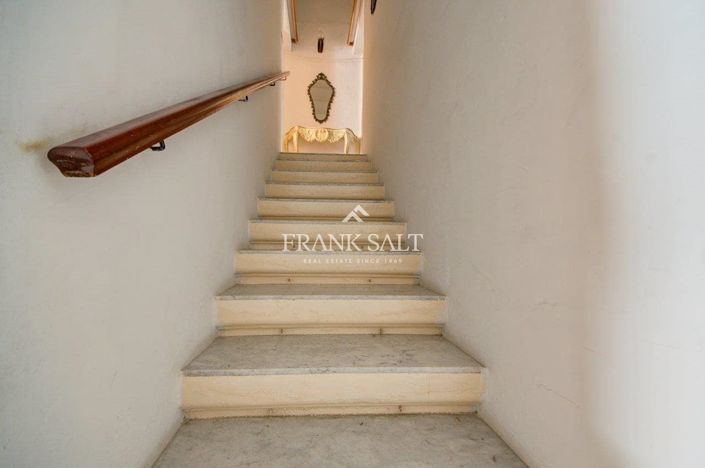 Image No.11-2 Bed Townhouse for sale