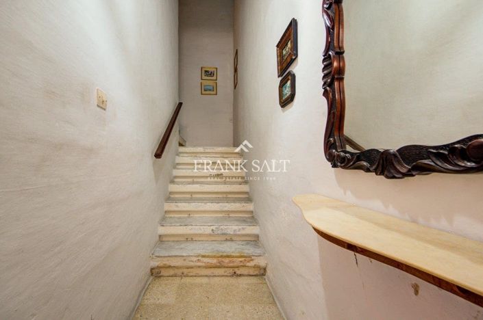 Image No.12-2 Bed Townhouse for sale