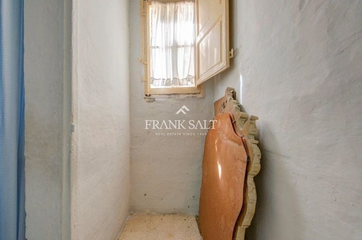 Image No.14-2 Bed Townhouse for sale