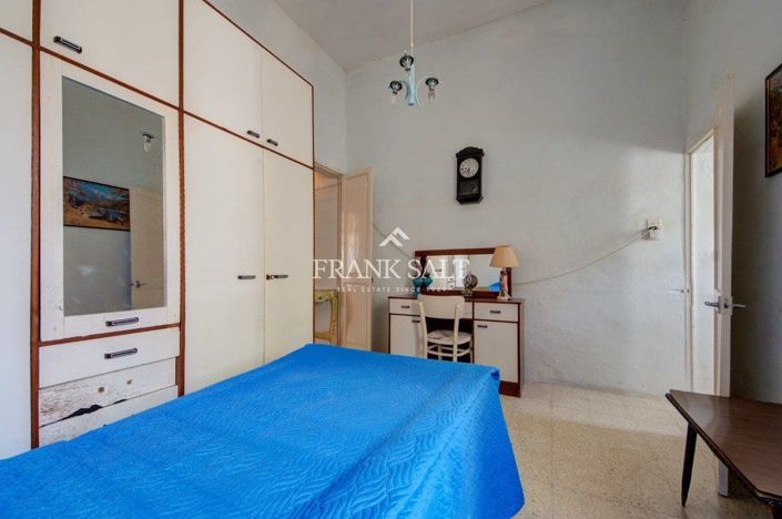 Image No.15-2 Bed Townhouse for sale