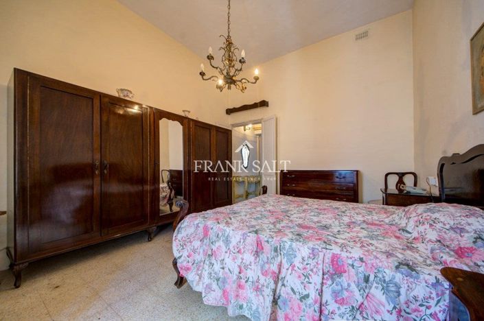 Image No.19-2 Bed Townhouse for sale