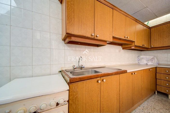 Image No.8-2 Bed Townhouse for sale