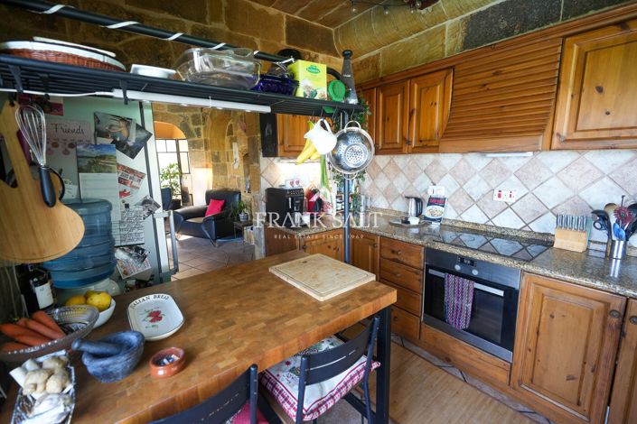 Image No.8-4 Bed Farmhouse for sale