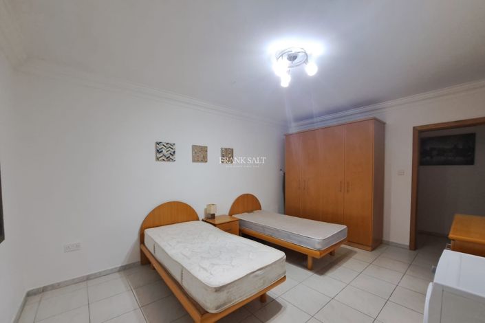 Image No.8-Propriété de 3 chambres à vendre