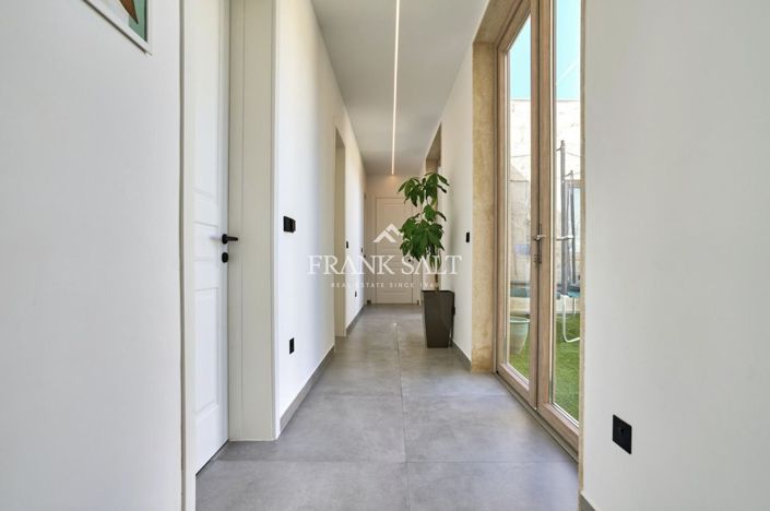 Image No.14-3 Bed Farmhouse for sale