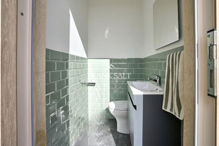 Image No.25-3 Bed Farmhouse for sale