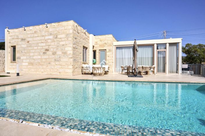 Image No.3-3 Bed Farmhouse for sale