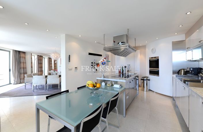 Image No.11-Appartement de 3 chambres à vendre à Portomaso