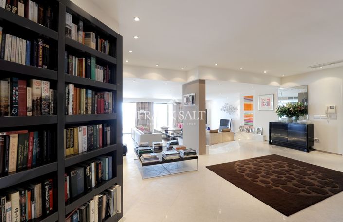 Image No.12-Appartement de 3 chambres à vendre à Portomaso