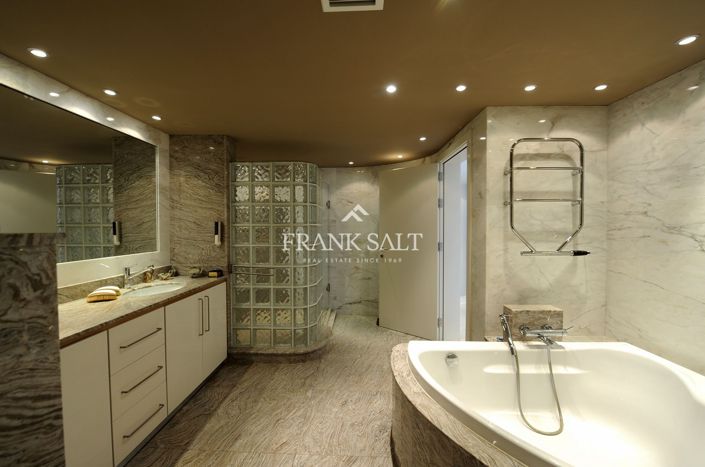 Image No.18-Appartement de 3 chambres à vendre à Portomaso