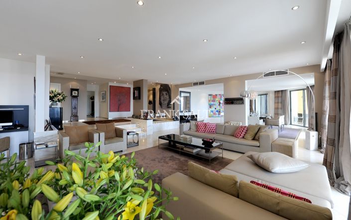 Image No.2-Appartement de 3 chambres à vendre à Portomaso