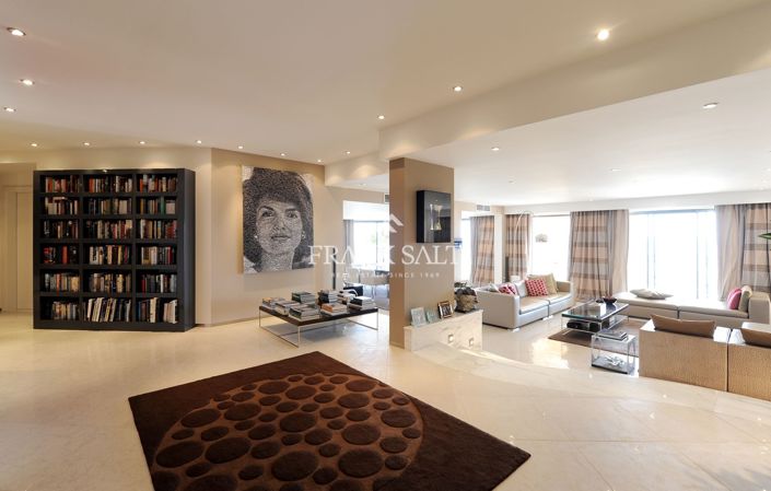 Image No.5-Appartement de 3 chambres à vendre à Portomaso