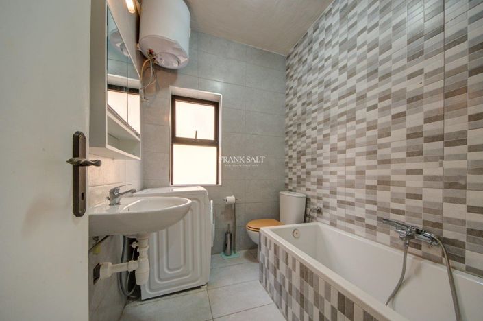 Image No.10-4 Bed Property for sale